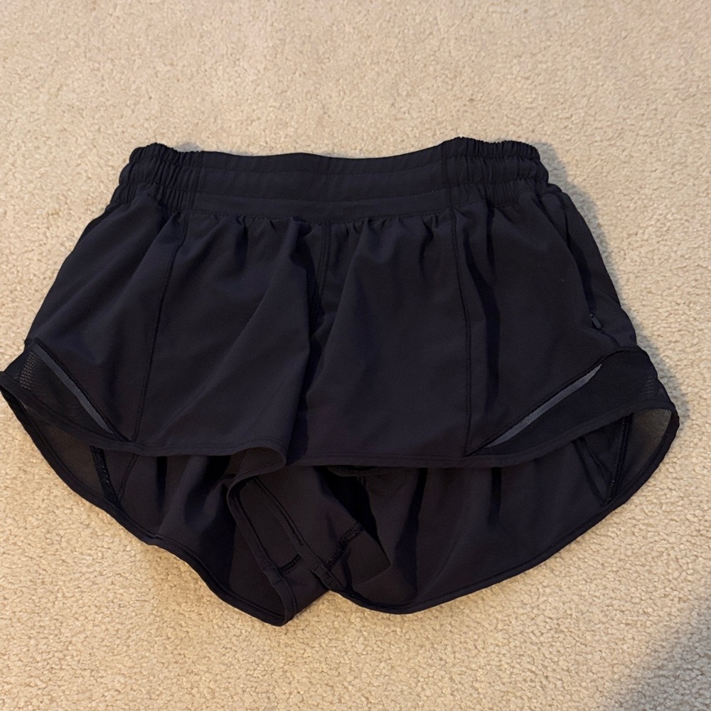 Women's Black hotty hot short short 2” lululemon